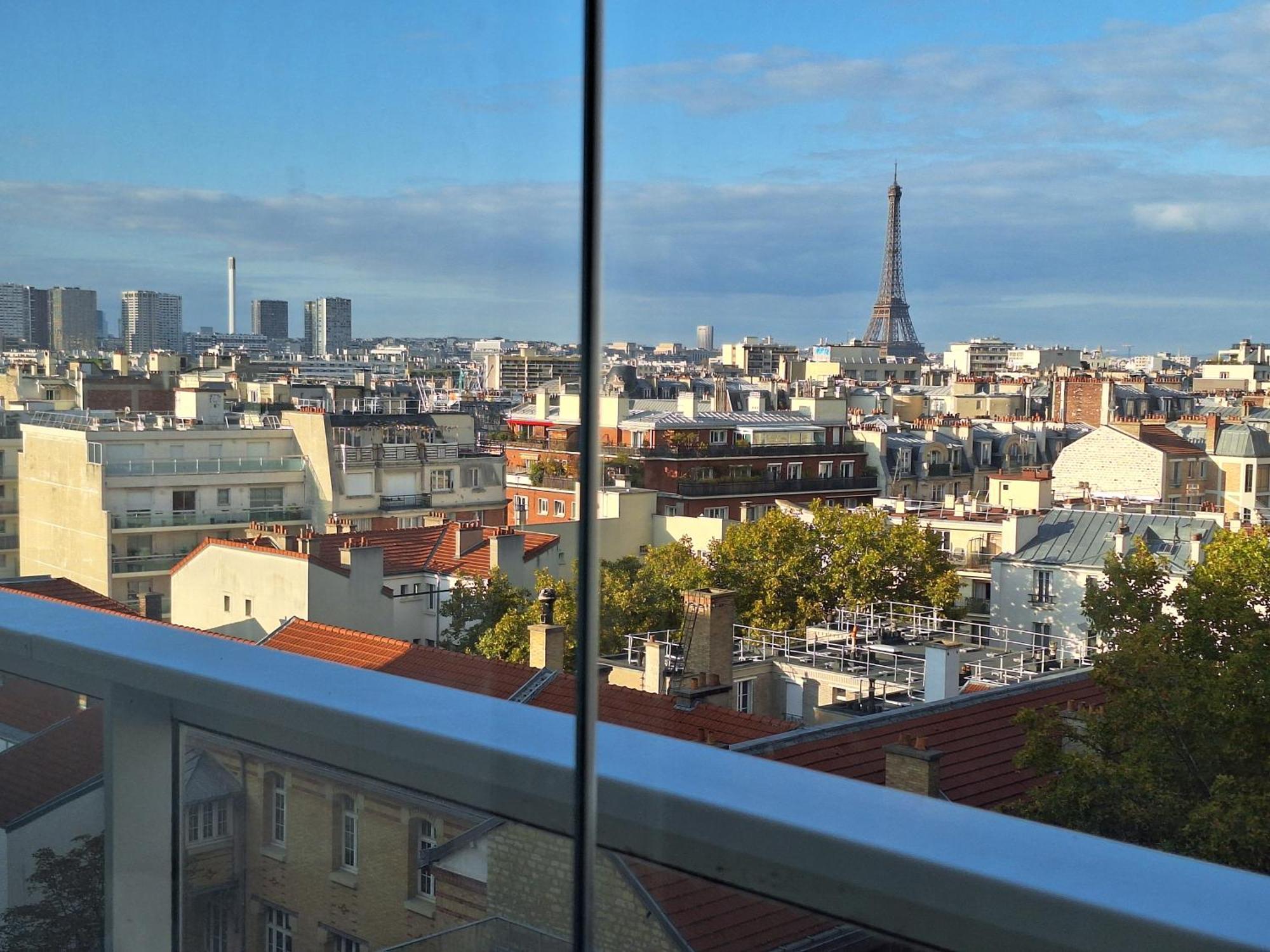 Vue Exceptionnelle Sur La Tour Eiffel